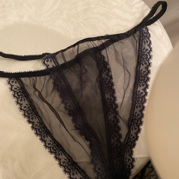 Enticing Ladies Black 2pc Lace Top & Panty Size OS - Picture 3 of 5